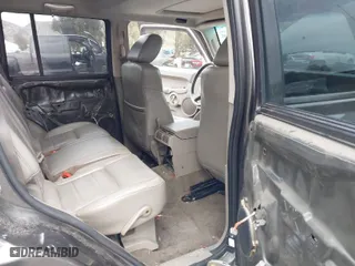 2006 Jeep Commander with VIN 1J8HG48N06C129698, listed as a IAAI auction lot 41777105 with 223,816 mi miles. Bid and sale history available at carsss.com. Image 8.