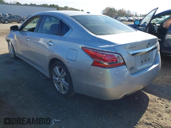 2013 Nissan Altima SL with VIN 1N4BL3AP5DC117077, listed as a IAAI auction lot 40982046 with 141,962 mi miles and . Bid and sale history available at DreamBid. Image 3.