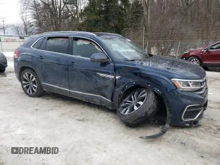 2021 Volkswagen Atlas SEL Premium R-Line with VIN 1V2FE2CA3MC206217, listed as a Copart auction lot 42675215 with 61,723 mi miles and Salvage title. Bid and sale history available at DreamBid. Image 4.