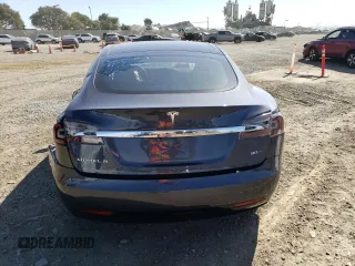 2017 Tesla Model S 100D z VIN 5YJSA1E25HF182149, wystawiony jako Copart lot #78556314 z przebiegiem 68 555 mil mil oraz Szkoda całkowita • Salvage title. Historia ofert i sprzedaży dostępna na DreamBid. Obrazek 6.