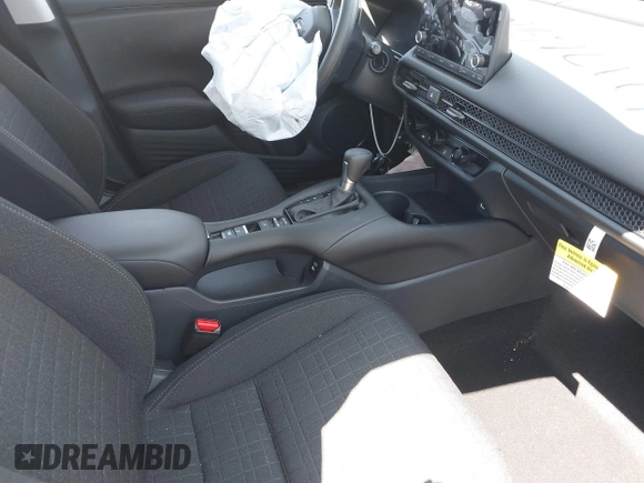 2025 Honda HR-V LX with VIN 3CZRZ2H32SM770069, listed as a IAAI auction lot 42176978 with 1,484 mi miles and . Bid and sale history available at DreamBid. Image 5.