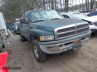 1998 Dodge Ram 1500 with VIN 3B7HF13ZXWG137601, listed as a IAAI auction lot 41823656 with 204,635 mi miles. Bid and sale history available at carsss.com. Image 1.