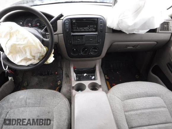 2003 Ford Explorer XLS z VIN 1FMZU72K23ZB43952, wystawiony jako Copart lot #52150285 z przebiegiem 161 828 mil mil oraz Szkody całkowita. Historia ofert i sprzedaży dostępna na DreamBid. Obrazek 8.