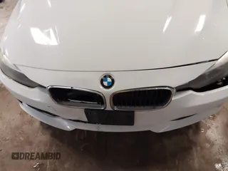 2014 BMW 3 Series 320i xDrive with VIN WBA3C3C52EPV90601, listed as a IAAI auction lot 42082100 with 1 mi miles. Bid and sale history available at carsss.com. Image 12.
