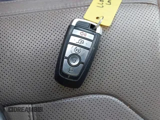 2020 Ford Expedition Max Limited z VIN 1FMJK1KT0LEA03821, wystawiony jako IAAI lot #41965288 z przebiegiem 98 751 mil mil oraz . Historia ofert i sprzedaży dostępna na DreamBid. Obrazek 11.
