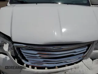 2014 Chrysler Town & Country Touring z VIN 2C4RC1BG0ER404444, wystawiony jako Copart lot #60194645 z przebiegiem 136 826 mil mil oraz Szkoda całkowita • Salvage title. Historia ofert i sprzedaży dostępna na DreamBid. Obrazek 12.