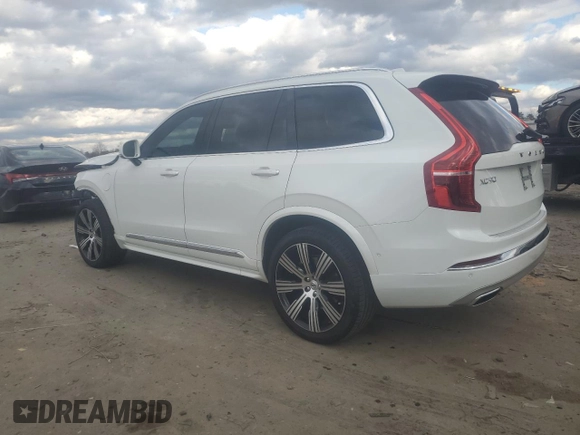 2021 Volvo XC90 Inscription Expression with VIN YV4BR00L3M1682507, listed as a Copart auction lot 85881484 with 28,834 mi miles and Salvage Title. Bid and sale history available at carsss.com. Image 2.