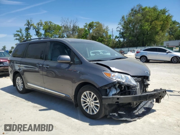 2017 Toyota Sienna XLE Auto Access Seat with VIN 5TDYZ3DC4HS774775, listed as a Copart auction lot 50581175 with 70,859 mi miles and Salvage Title. Bid and sale history available at carsss.com. Image 4.