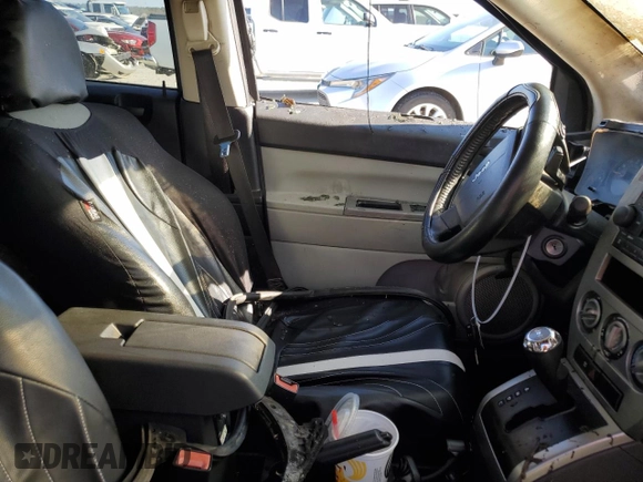 2007 Jeep Compass Sport with VIN 1J8FF47W87D188756, listed as a Copart auction lot 83420324 with 0 mi miles and Non Repairable. Bid and sale history available at carsss.com. Image 7.