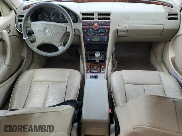 2000 Mercedes-Benz C 230 Kompressor с VIN WDBHA24G9YA806300, выставлен на аукционе Copart как лот 61999505 с пробегом 113 036 миль миль и Списание • Salvage title. История ставок и продаж доступна на DreamBid. Изображение 8.