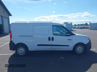 2018 Ram ProMaster City Cargo Tradesman z VIN ZFBERFAB0J6J37598, wystawiony jako IAAI lot #42416142 z przebiegiem 93 498 mil mil oraz . Historia ofert i sprzedaży dostępna na DreamBid. Obrazek 12.