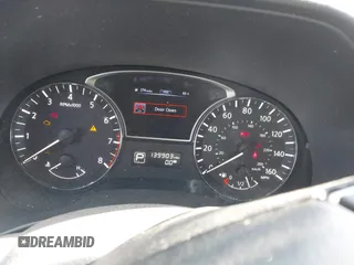 2014 Nissan Pathfinder SV z VIN 5N1AR2MM9EC734849, wystawiony jako IAAI lot #41361068 z przebiegiem 139 903 mil mil oraz . Historia ofert i sprzedaży dostępna na DreamBid. Obrazek 7.