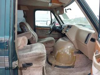 1994 GMC Vandura z VIN 1GDEG25K2RF523677, wystawiony jako IAAI lot #42500077 z przebiegiem 184 965 mil mil oraz . Historia ofert i sprzedaży dostępna na DreamBid. Obrazek 5.