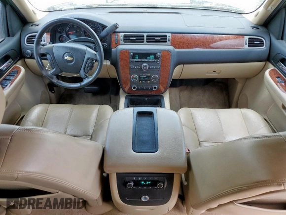 2008 Chevrolet Tahoe 3LT z VIN 1GNFC13008R275028, wystawiony jako Copart lot #62083755 z przebiegiem 196 299 mil mil oraz Czysty tytuł • Clean title. Historia ofert i sprzedaży dostępna na DreamBid. Obrazek 8.