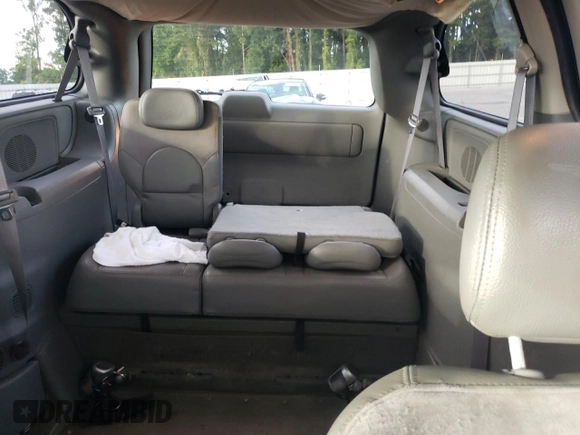 2006 Chrysler Town & Country LWB Limited with VIN 2A4GP64L56R807799, listed as a Copart auction lot 73799324 with 180,483 mi miles and Non Repairable. Bid and sale history available at carsss.com. Image 10.