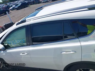 2018 Toyota RAV4 XLE с VIN JTMWFREV9JJ742409, выставлен на аукционе IAAI как лот 42307225 с пробегом 60 738 миль миль и . История ставок и продаж доступна на DreamBid. Изображение 15.