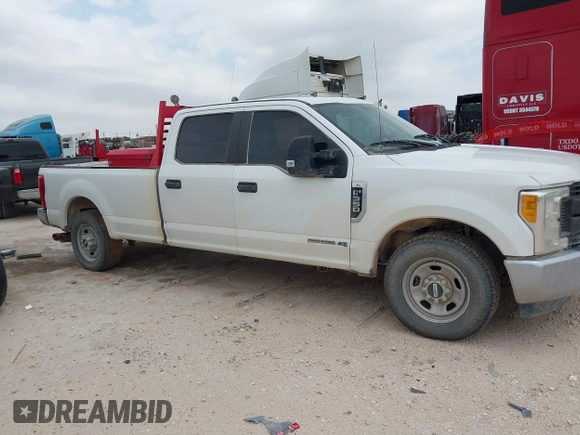 2017 Ford F-350 XL z VIN 1FT7W3AT5HED28231, wystawiony jako IAAI lot #42365678 z przebiegiem Nie podano mil oraz . Historia ofert i sprzedaży dostępna na DreamBid. Obrazek 13.