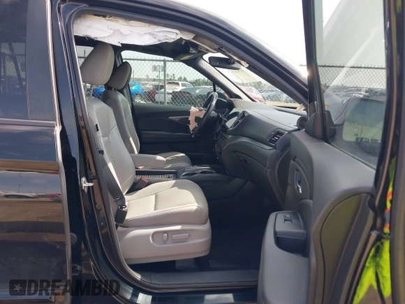 2019 Honda Passport EX-L with VIN 5FNYF7H59KB003011, listed as a IAAI auction lot 41563219 with 78,239 mi miles and . Bid and sale history available at carsss.com. Image 5.