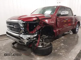 2020 Ram 1500 Laramie z VIN 1C6SRFJT5LN109384, wystawiony jako IAAI lot #42290125 z przebiegiem 73 629 mil mil oraz . Historia ofert i sprzedaży dostępna na DreamBid. Obrazek 6.