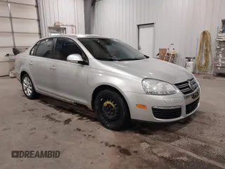2010 Volkswagen Jetta Limited Edition z VIN 3VWRX7AJ1AM165859, wystawiony jako IAAI lot #42269603 z przebiegiem 93 615 mil mil oraz . Historia ofert i sprzedaży dostępna na DreamBid. Obrazek 1.