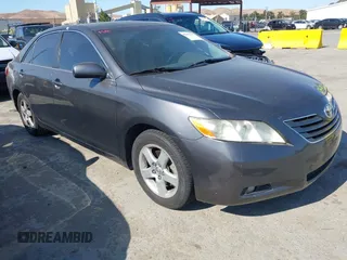2007 Toyota Camry LE z VIN 4T1BK46K57U050393, wystawiony jako IAAI lot #42479249 z przebiegiem 171 423 mil mil oraz . Historia ofert i sprzedaży dostępna na DreamBid. Obrazek 1.