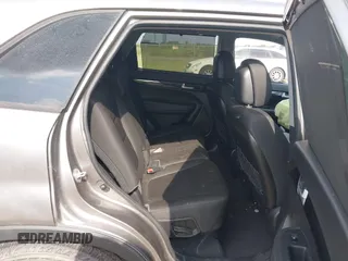 2015 Kia Sorento LX z VIN 5XYKT3A64FG584510, wystawiony jako IAAI lot #42164522 z przebiegiem 113 683 mil mil oraz . Historia ofert i sprzedaży dostępna na DreamBid. Obrazek 8.