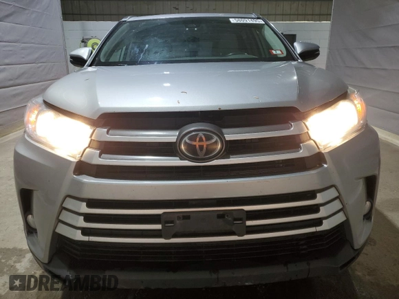 2018 Toyota Highlander SE z VIN 5TDJZRFH0JS861771, wystawiony jako Copart lot #58091495 z przebiegiem 210 862 mil mil oraz Szkoda całkowita • Salvage title. Historia ofert i sprzedaży dostępna na DreamBid. Obrazek 5.
