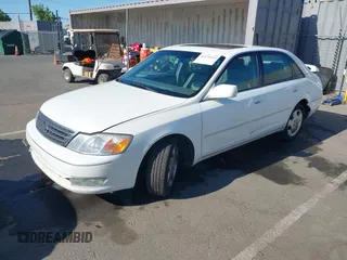 2004 Toyota Avalon XL z VIN 4T1BF28B54U362005, wystawiony jako IAAI lot #42174414 z przebiegiem 378 173 mil mil oraz . Historia ofert i sprzedaży dostępna na DreamBid. Obrazek 20.