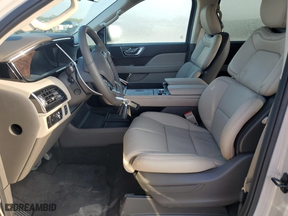 2024 Lincoln Navigator Premiere with VIN 5LMJJ2NG4REL23740, listed as a Copart auction lot 48403485 with 198 mi miles and Salvage Title. Bid and sale history available at carsss.com. Image 7.