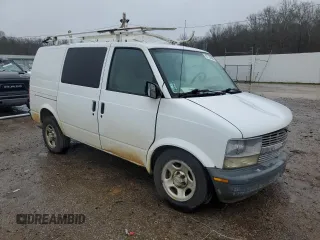 2004 Chevrolet Astro Cargo Van with VIN 1GCDM19X94B106078, listed as a Copart auction lot 87724895 with 238,571 mi miles and Salvage Title. Bid and sale history available at carsss.com. Image 4.
