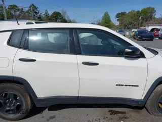 2018 Jeep Compass Sport with VIN 3C4NJCAB1JT151759, listed as a IAAI auction lot 41896340 with 121,804 mi miles. Bid and sale history available at carsss.com. Image 13.