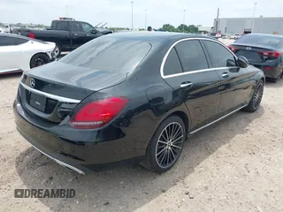 2020 Mercedes-Benz C 300 z VIN 55SWF8DB9LU325172, wystawiony jako IAAI lot #42287443 z przebiegiem 100 261 mil mil oraz . Historia ofert i sprzedaży dostępna na DreamBid. Obrazek 4.