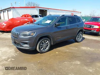 2019 Jeep Cherokee Latitude Plus with VIN 1C4PJLLB7KD269814, listed as a IAAI auction lot 41956140 with 125,934 mi miles. Bid and sale history available at carsss.com. Image 2.