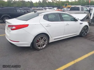 2013 Kia Optima SX w/Limited Pkg with VIN 5XXGR4A65DG103305, listed as a IAAI auction lot 41966376 with 158,966 mi miles. Bid and sale history available at carsss.com. Image 4.