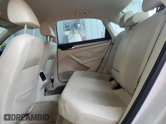 2014 Volkswagen Passat SE z VIN 1VWBT7A34EC075708, wystawiony jako Copart lot #57662405 z przebiegiem 78 077 mil mil oraz Szkoda całkowita • Salvage title. Historia ofert i sprzedaży dostępna na DreamBid. Obrazek 10.