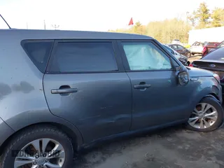 2016 Kia Soul + with VIN KNDJP3A55G7327099, listed as a IAAI auction lot 41703217 with 116,010 mi miles. Bid and sale history available at carsss.com. Image 13.