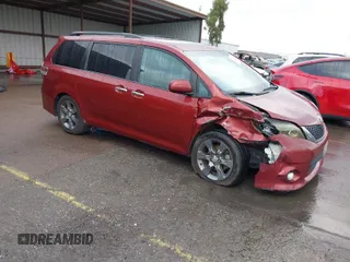 2016 Toyota Sienna SE с VIN 5TDXK3DC9GS716806, выставлен на аукционе IAAI как лот 41767283 с пробегом 68 599 миль миль и . История ставок и продаж доступна на DreamBid. Изображение 1.
