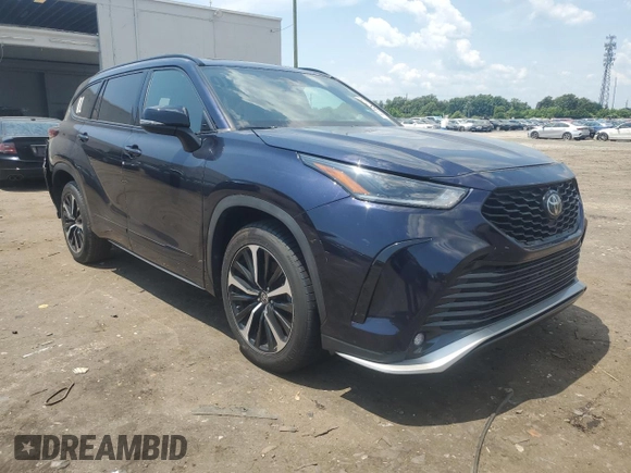 2021 Toyota Highlander XSE with VIN 5TDJZRBH1MS059191, listed as a Copart auction lot 61137125 with 44,747 mi miles and Salvage title. Bid and sale history available at DreamBid. Image 4.