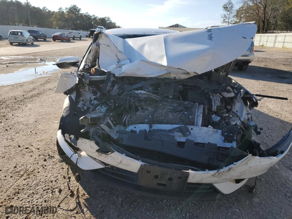 2019 Buick Regal Sportback Preferred with VIN W04GL6SX8K1004971, listed as a Copart auction lot 83454804 with 0 mi miles and Salvage Title. Bid and sale history available at carsss.com. Image 5.