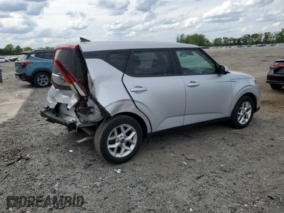 2020 Kia Soul S with VIN KNDJ23AU8L7000826, listed as a Copart auction lot 51899465 with 17,761 mi miles and Salvage Title. Bid and sale history available at DreamBid. Image 3.