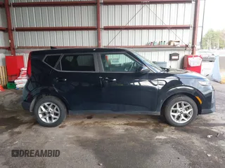 2022 Kia Soul LX with VIN KNDJ23AU1N7162106, listed as a IAAI auction lot 42071090 with 122,831 mi miles and . Bid and sale history available at DreamBid. Image 13.