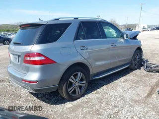 2012 Mercedes-Benz M ML 350 with VIN 4JGDA5HB3CA029777, listed as a IAAI auction lot 41905904 with 64,588 mi miles. Bid and sale history available at carsss.com. Image 4.