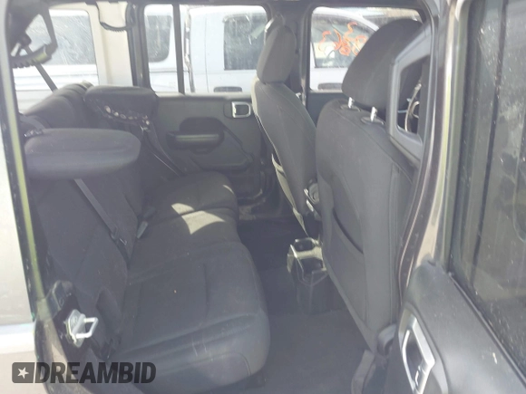 2020 Jeep Wrangler Unlimited Sport S z VIN 1C4HJXDN3LW155884, wystawiony jako IAAI lot #41868363 z przebiegiem 82 901 mil mil oraz . Historia ofert i sprzedaży dostępna na DreamBid. Obrazek 8.