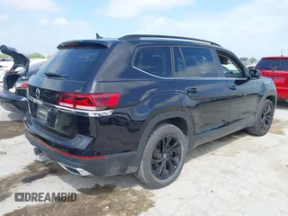 2022 Volkswagen Atlas SE with VIN 1V2WR2CA0NC528514, listed as a IAAI auction lot 42403584 with 60,778 mi miles and . Bid and sale history available at DreamBid. Image 4.