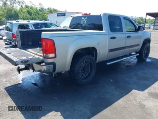 2007 GMC Sierra 1500 SLE1 z VIN 3GTEC13C37G538920, wystawiony jako IAAI lot #42188019 z przebiegiem 262 302 mil mil oraz . Historia ofert i sprzedaży dostępna na DreamBid. Obrazek 4.