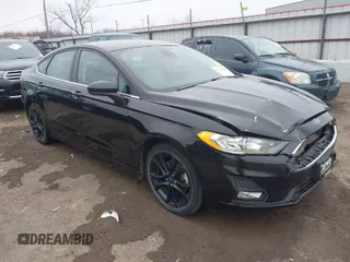 2019 Ford Fusion SE with VIN 3FA6P0HD1KR199226, listed as a IAAI auction lot 41525292 with 71,242 mi miles. Bid and sale history available at carsss.com. Image 1.