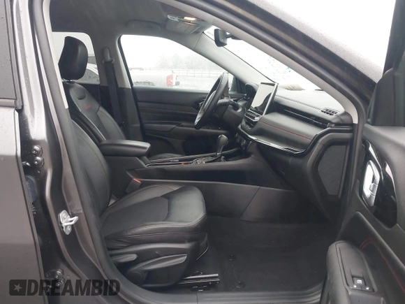 2022 Jeep Compass Trailhawk with VIN 3C4NJDDB5NT162979, listed as a IAAI auction lot 41535004 with 22,354 mi miles and . Bid and sale history available at DreamBid. Image 5.