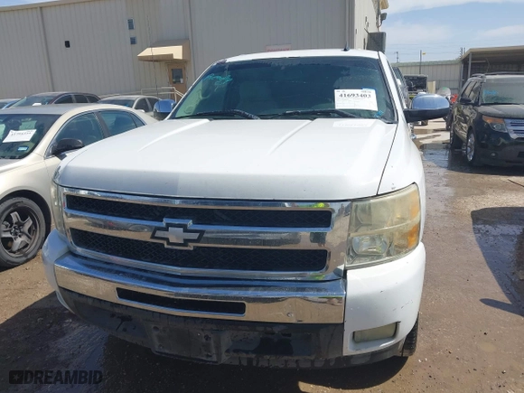 2010 Chevrolet Silverado 1500 LT with VIN 3GCRCSE0XAG296936, listed as a IAAI auction lot 41693403 with 243,355 mi miles. Bid and sale history available at carsss.com. Image 12.