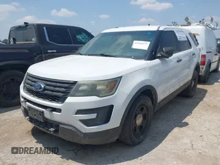 2017 Ford Police Interceptor Utility z VIN 1FM5K8ARXHGB40700, wystawiony jako IAAI lot #42264375 z przebiegiem Nie podano mil oraz . Historia ofert i sprzedaży dostępna na DreamBid. Obrazek 16.