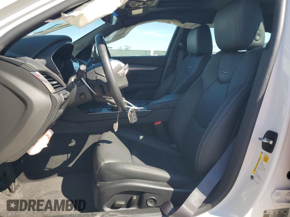2024 Cadillac CT5 Premium Luxury z VIN 1G6DN5RK5R0121594, wystawiony jako Copart lot #46986405 z przebiegiem 9 010 mil mil oraz Szkoda całkowita • Salvage title. Historia ofert i sprzedaży dostępna na DreamBid. Obrazek 7.